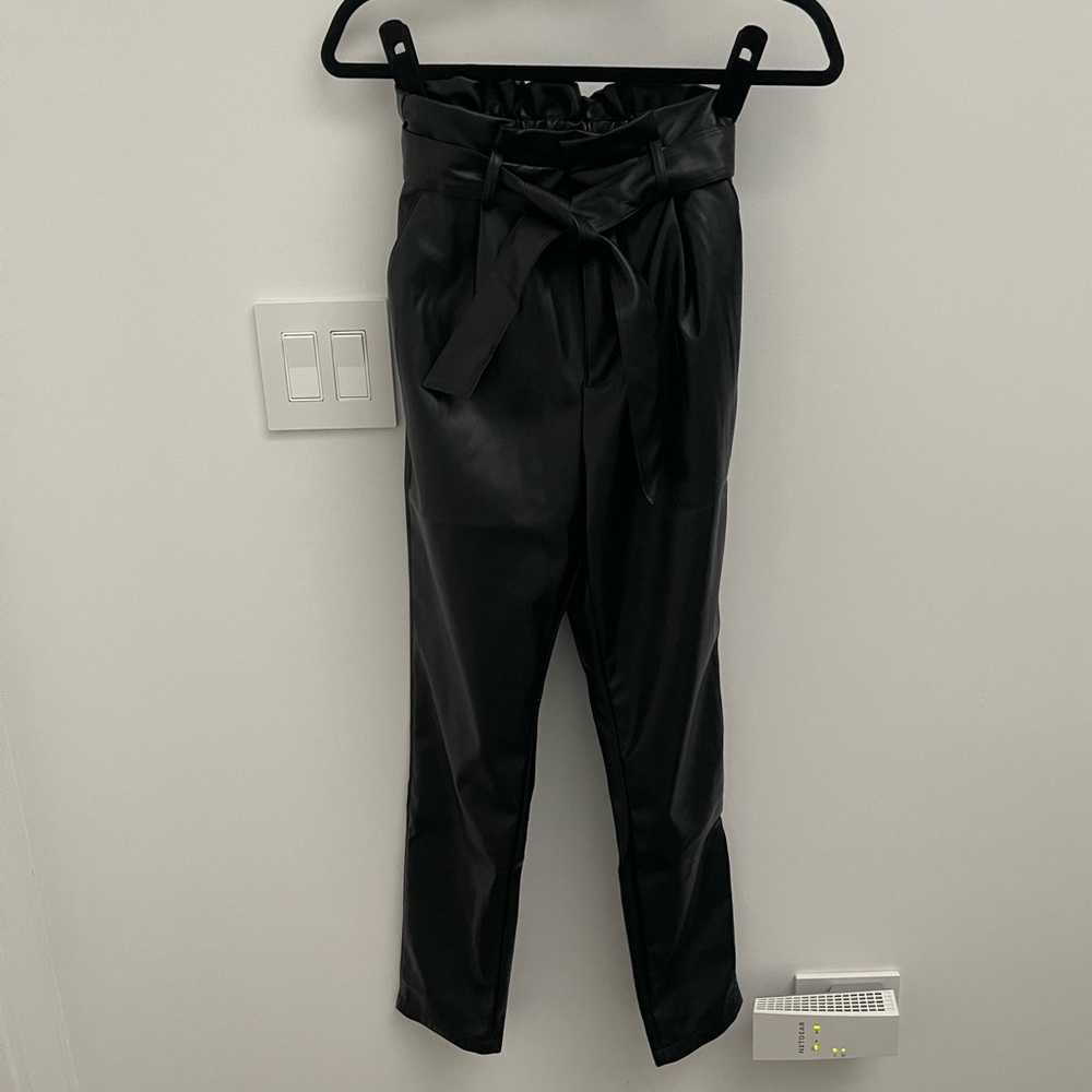 New without tags (never been worn) BB Dakota size 2 pleather high waisted pants